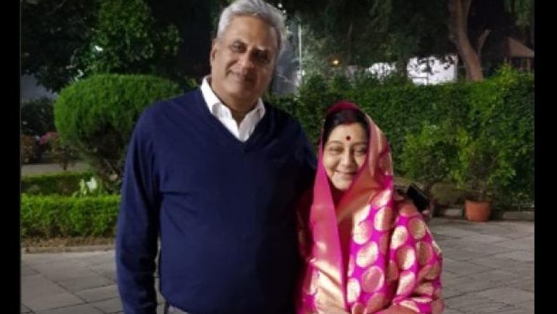 love story of sushma swaraj