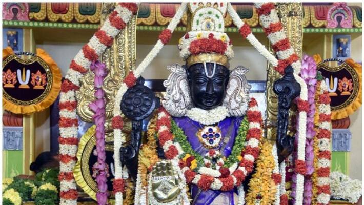 actor super star rajini bribes to visit athivarathar in close vision actor super star rajini bribes to visit athivarathar in close vision
