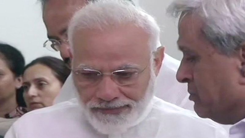 Sushma Swaraj Death PM modi And Amit Shah condolence photos