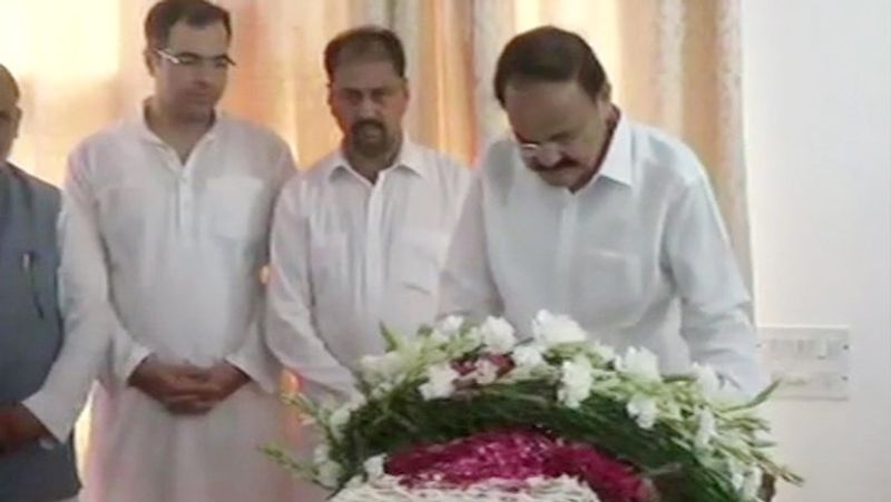 Sushma Swaraj Death PM modi And Amit Shah condolence photos
