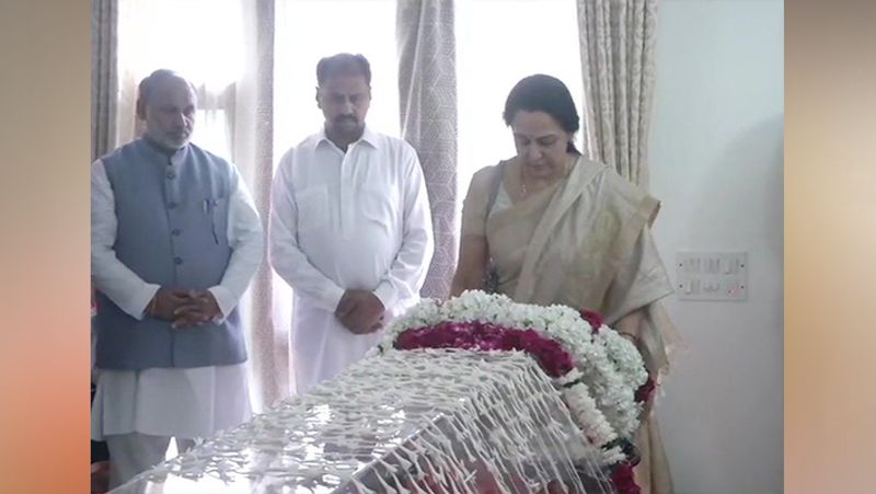Sushma Swaraj Death PM modi And Amit Shah condolence photos