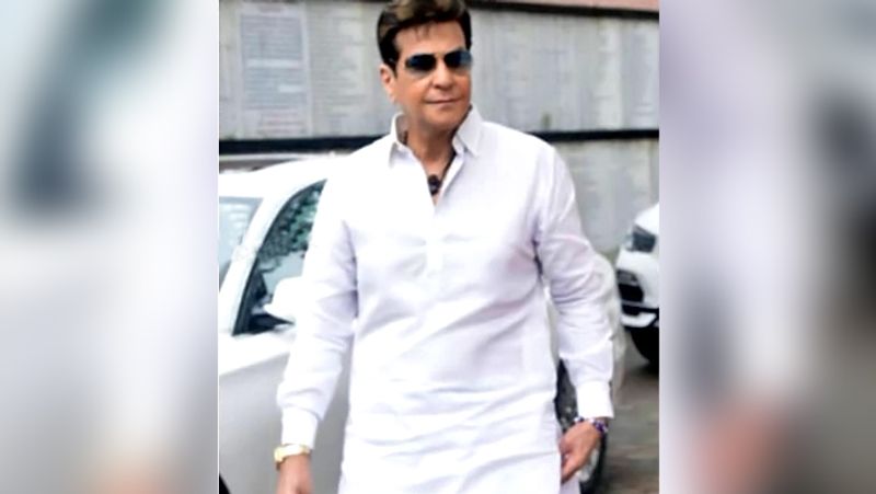 Hritik Roshan Grand Father J Om Prakash Last Rites