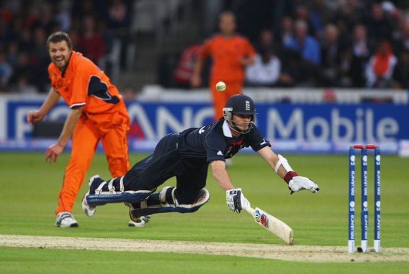 5 Cricketers who played for two countries