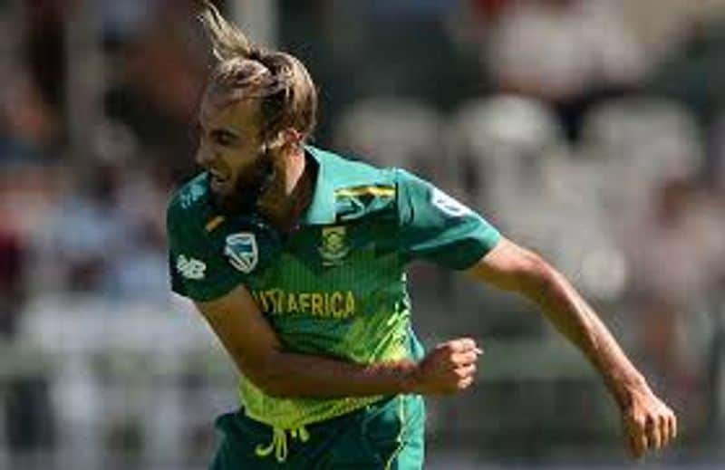 5 Cricketers who played for two countries