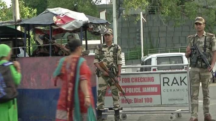 ALERT of terror attack, situation normal in Kashmir, people went out to buy essential goods ALERT of terror attack, situation normal in Kashmir, people went out to buy essential goods
