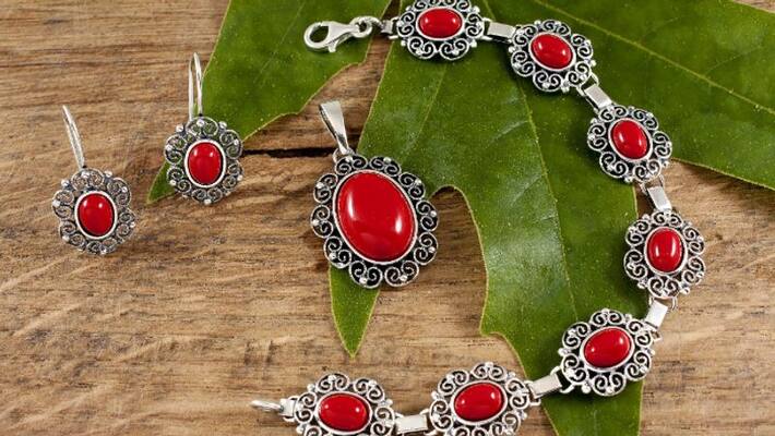 The easy way to know about identify the real red coral The easy way to know about identify the real red coral