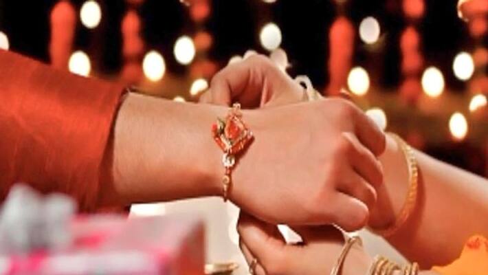 While tying rakhi to brothers if sisters recite this 1 mantra, it will bring happiness and success in his life While tying rakhi to brothers if sisters recite this 1 mantra, it will bring happiness and success in his life