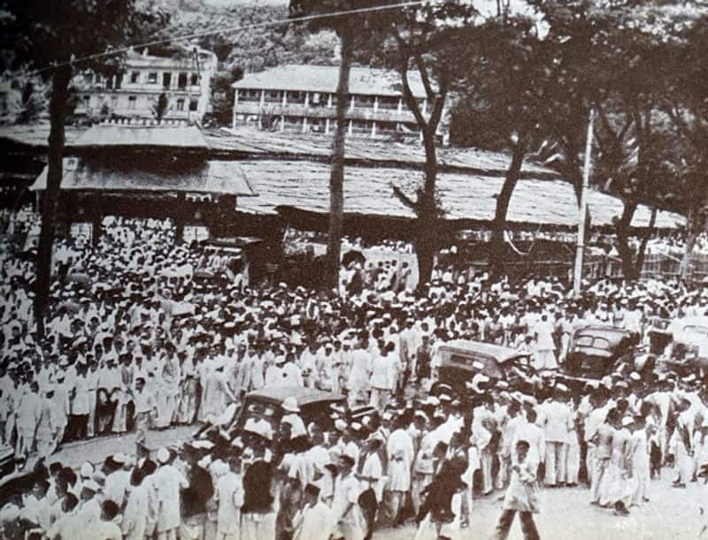 Mahatma Gandhi was driven to Gowalia Tank Maidan, Mumbai where he called upon his countrymen to launch the Quit India movement.