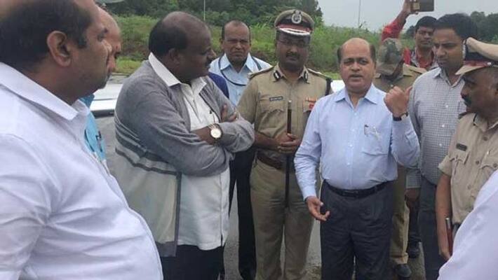HD Kumaraswamy Visits North Karnataka Flood Hit Areas HD Kumaraswamy Visits North Karnataka Flood Hit Areas