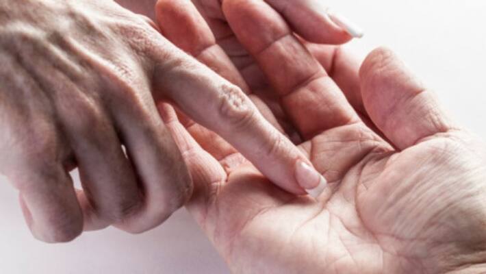 This palm line indicates that You will reach the peak of success according to palmistry BDD This palm line indicates that You will reach the peak of success according to palmistry BDD