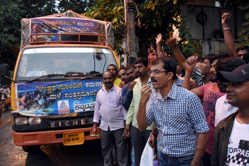 Kannada Prabha and suvarna news with flood victim of north Karnataka send relief materials