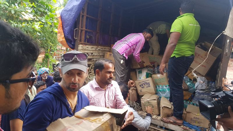 Kannada Prabha and suvarna news with flood victim of north Karnataka send relief materials