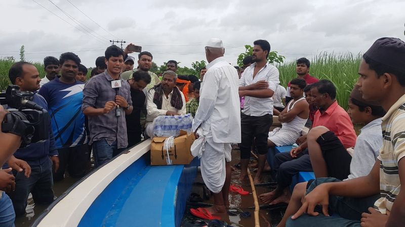 Kannada Prabha and suvarna news with flood victim of north Karnataka send relief materials