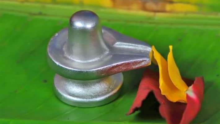 12th August have a combination of Sawan, Monday and Pradosh Shubh Yog, worshiping Parad Shivling may increase your income 12th August have a combination of Sawan, Monday and Pradosh Shubh Yog, worshiping Parad Shivling may increase your income