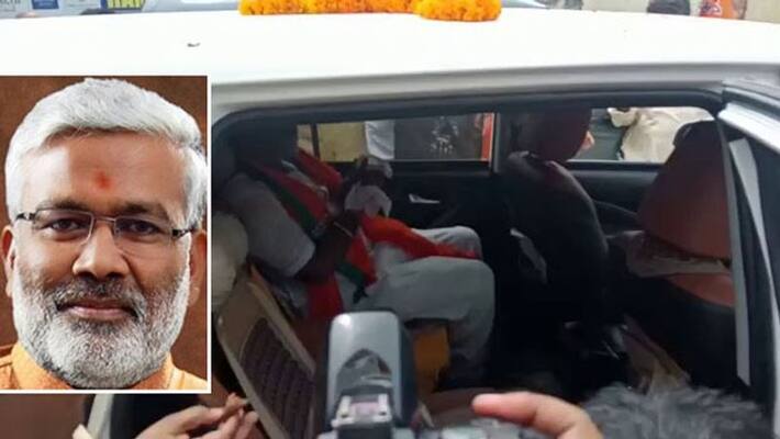 Accident of Uttar Pradesh BJP state president Swatantra Dev Singh, finger cutted Accident of Uttar Pradesh BJP state president Swatantra Dev Singh, finger cutted