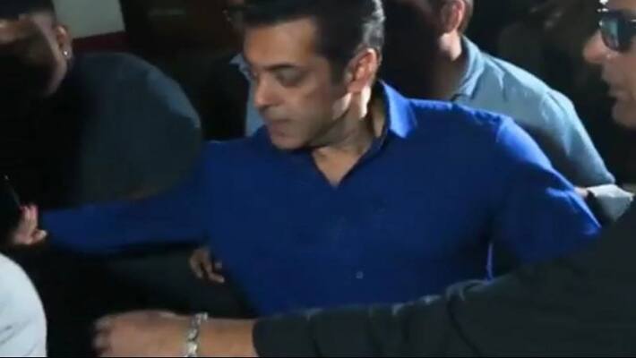Salman Khan gets irritated when girl fan tried to pull him at HAHK screening