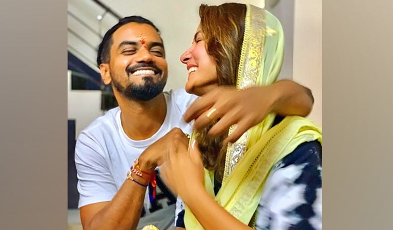 Hina Khan Celebrates Pre Rakhi with Boyfriend Rocky Jaiswal Sisters