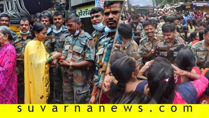 Women tie rakhis to Army personnel Navy and Police officials in Maharashtra Sangli Women tie rakhis to Army personnel Navy and Police officials in Maharashtra Sangli