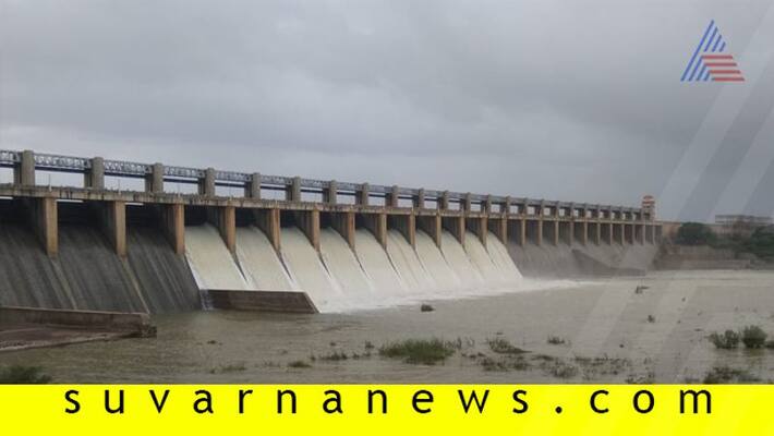 Karnataka floods Collapse Of Tungabhadra dam creates fear in people Karnataka floods Collapse Of Tungabhadra dam creates fear in people