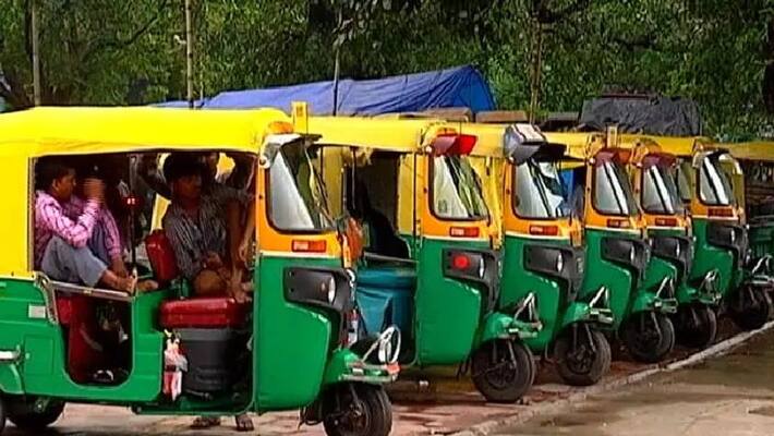 Delhi Government Waives Off Fitness Fee Of Auto Drivers Delhi Government Waives Off Fitness Fee Of Auto Drivers