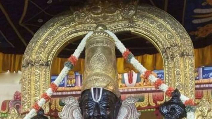 athivarathar will be kept in ananthasaras pond today athivarathar will be kept in ananthasaras pond today