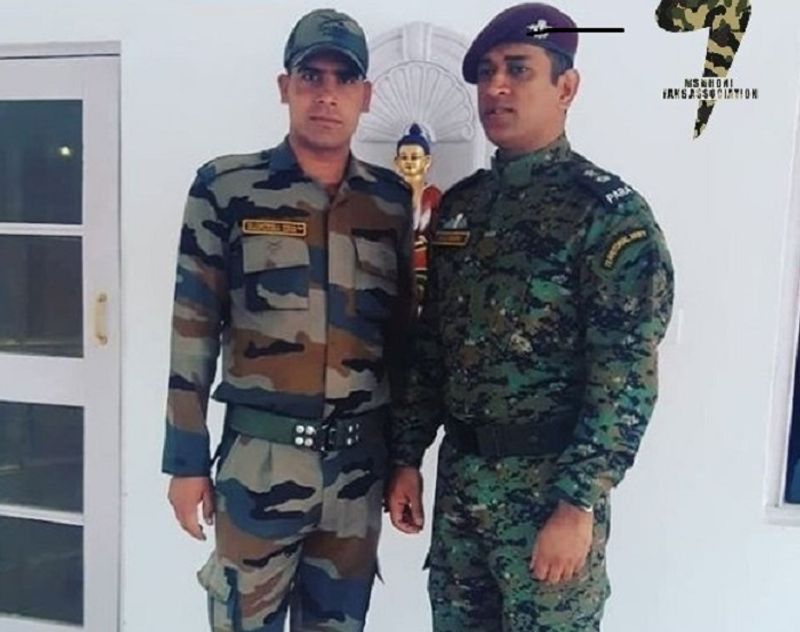 MS Dhoni visit Ladakh to celebrate Independence Day with Indian Army