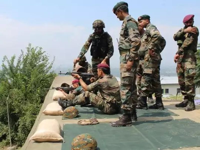 MS Dhoni visit Ladakh to celebrate Independence Day with Indian Army