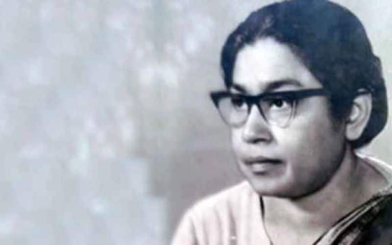 Sucheta Kriplani: She was first woman chief minister of an Indian State (UP) and also founded the All India Mahilla Congress in 1940. On August 15, 1947, she sang Vande Mataram in the Constituent Assembly.