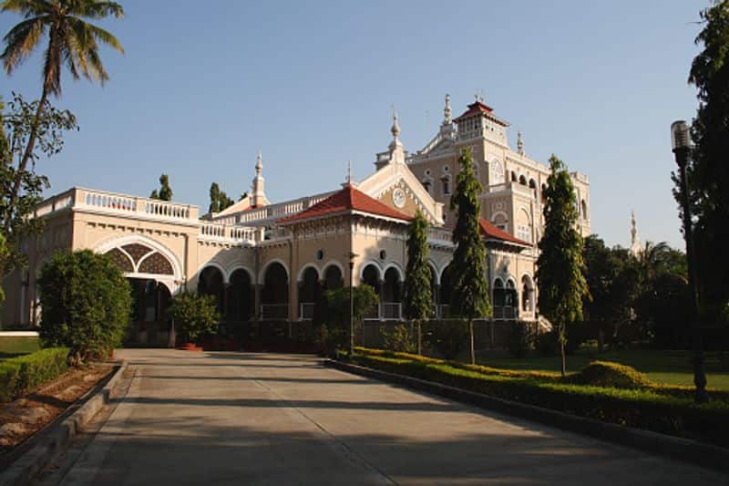 Aga Khan Palace: The palace was used as a prison to hold many prominent freedom fighters under arrest.