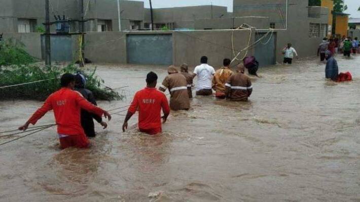 No Pure Drinking Water For People in Flood Affected Areas No Pure Drinking Water For People in Flood Affected Areas