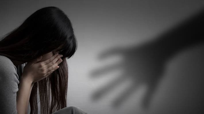 Class 10 girl gang raped by boyfriend and his friends in west bengal Class 10 girl gang raped by boyfriend and his friends in west bengal