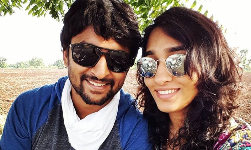 నాని - నేచురల్ స్టార్ నాని అంజనను ప్రేమ వివాహం చేసుకున్నాడు. ఫ్యాషన్ డిజైనింగ్ పూర్తి చేసిన ఈమె ఆర్కా మీడియాలో కాస్ట్యూమ్ డిజైనర్ గా వర్క్ చేస్తున్నారు. 'బాహుబలి' సినిమాకి కూడా ఈమె కాస్ట్యూమ్ డిజైనర్ గా వర్క్ చేశారు.