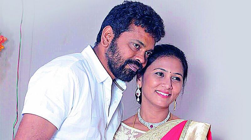 సుకుమార్ - ప్రముఖ దర్శకుడు సుకుమార్ భార్య తబితా లాండ్రీ బిజినెస్ చేస్తోంది. ఈ వ్యాపారంలో కూడా ఆమె బాగానే సంపాదిస్తోంది.