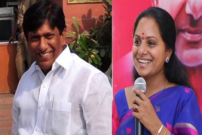 అయితే, కేసీఆర్ ప్లాన్ రెండు విధాలుగా బెడిసికొట్టింది. ఒకటి.. బిజెపికి పూర్తి స్థాయి మెజారిటీ వచ్చింది. రెండోది... తెలంగాణలో బిజెపి 4, కాంగ్రెసు 3 స్థానాలు గెలుచుకున్నాయి. దానికితోడు తనకు అత్యంత సన్నిహితుడైన వినోద్ కుమార్, తన కూతురు కల్వకుంట్ల కవిత ఓడిపోయారు. దాంతో కేసీఆర్ జాతీయ రాజకీయాల వ్యూహంపై దెబ్బ పడింది.
