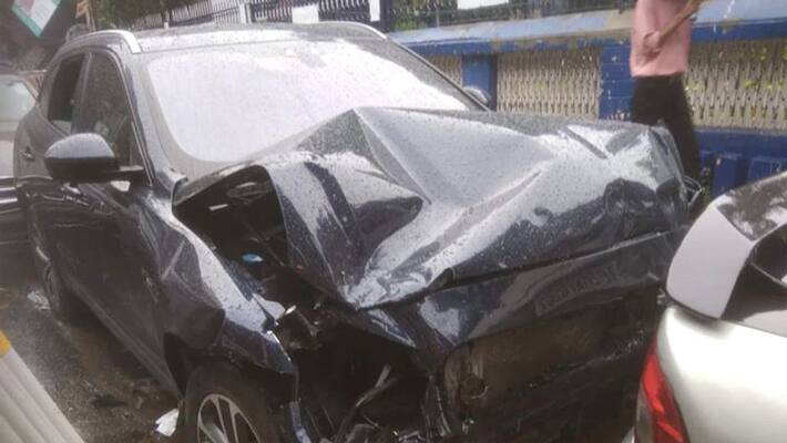 100kmph Car Was driving Accident in kolkata two person dead 100kmph Car Was driving Accident in kolkata two person dead