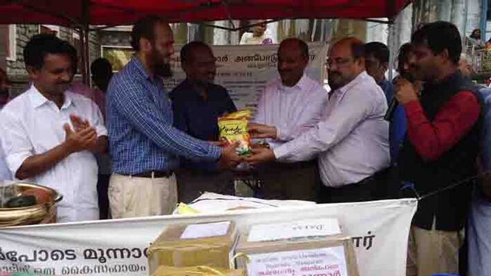 anpodu munnar collects more than three hundred kits for flood relief anpodu munnar collects more than three hundred kits for flood relief