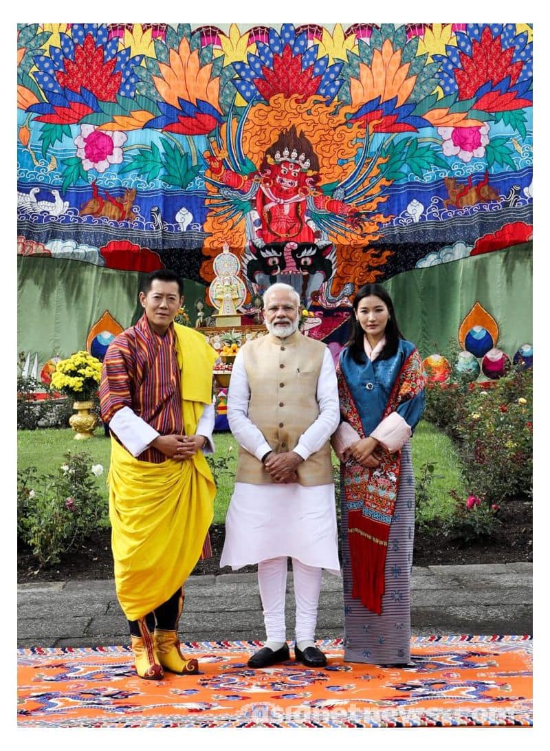 अपने इस दो दिवसीय यात्रा के दौरान पीएम मोदी ने द्विपक्षीय संबंधों को मजबूत बनाने के लिए भूटान के शीर्ष नेतृत्व से मुलाकात की।