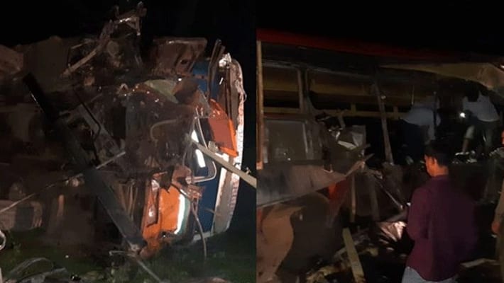 15 Dead as Bus Collides with Truck in Maharashtra