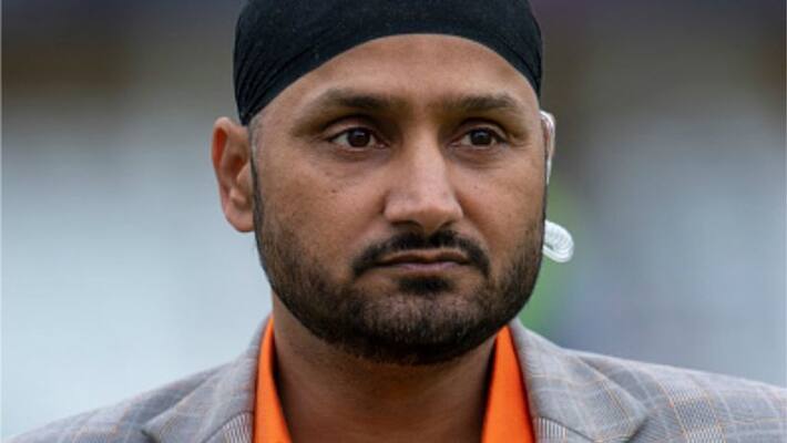 harbhajan singh deletes his tweet about corona virus harbhajan singh deletes his tweet about corona virus