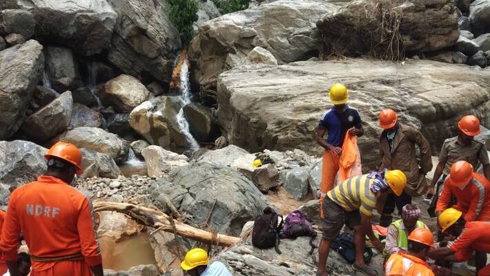 dead body found near puthumala dead body found near puthumala