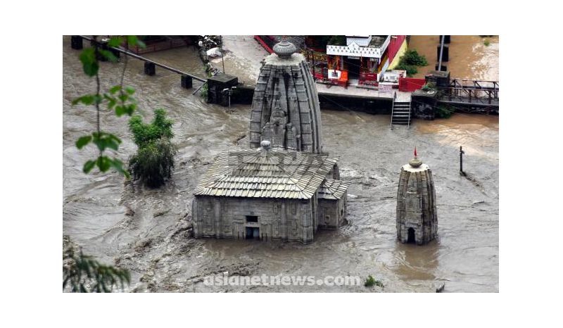 sanal kumar sasidharan manju warrier and shooting team stuck in himachal pradesh flood