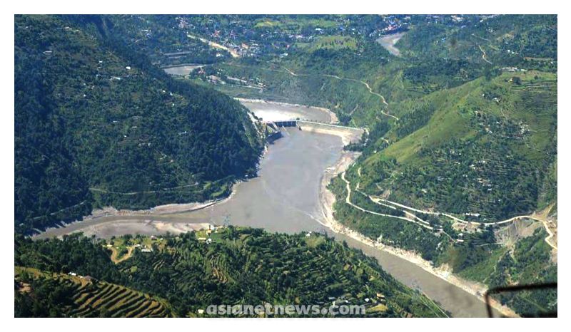 sanal kumar sasidharan manju warrier and shooting team stuck in himachal pradesh flood