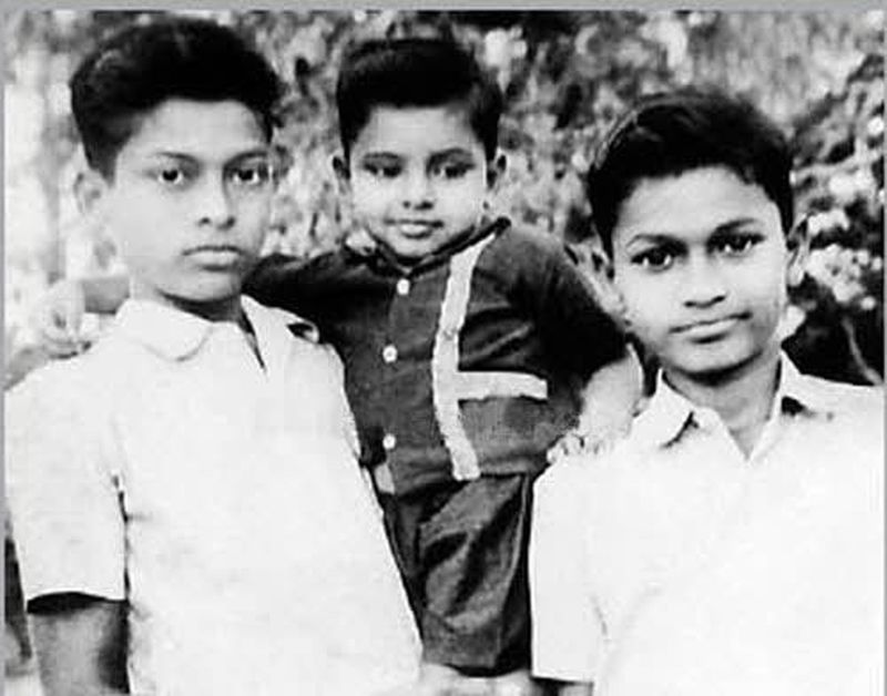 మెగాస్టార్ చిన్నప్పటి రేర్ ఫోటో.. ఇందులో నాగబాబు, పవన్ కళ్యాణ్ లతో కలిసి ఫోటో దిగారు.