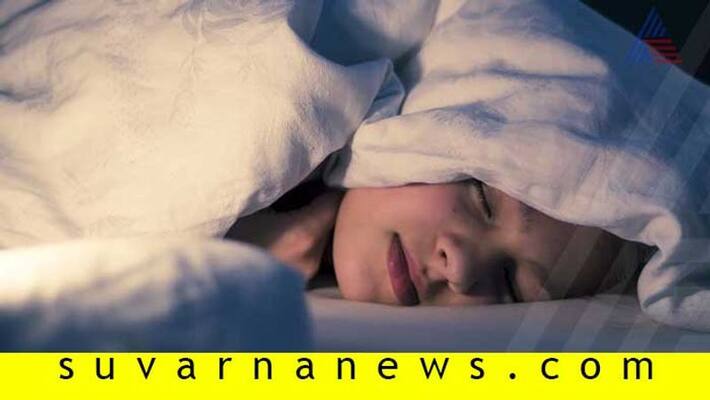 15 Proven Benefits of Sleeping Without a Pillow 15 Proven Benefits of Sleeping Without a Pillow