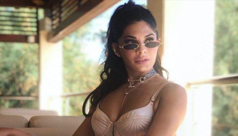 saaho fame jacqueline feranandez stuns fans by her semi nude photo ksr
