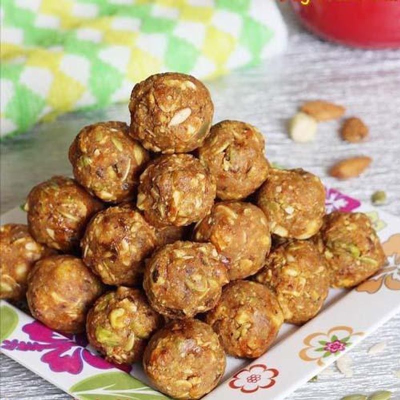 Meva ka Ladoo is made of ghee, wheat flour, dry fruits and jaggery. It is believed that Meva ka Ladoo is offered to Lord Krishna’s mother to give energy and heat post-pregnancy.