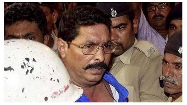 Bahubali mla of Bihar Anant Singh surrenders in Saket court of Delhi Bahubali mla of Bihar Anant Singh surrenders in Saket court of Delhi