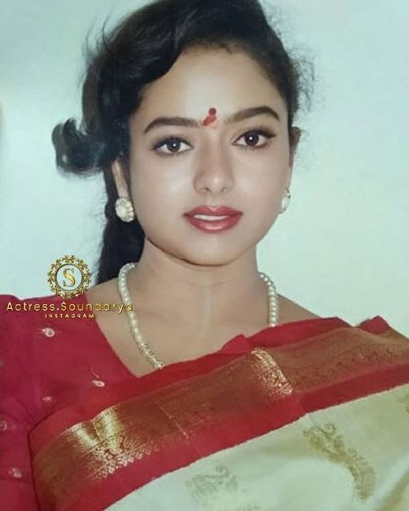 Late Sandalwood Actress Soundarya Sathyanarayana photo gallery