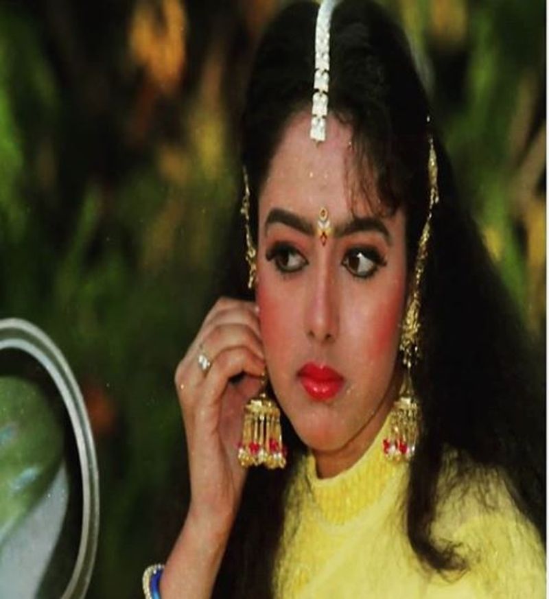 Late Sandalwood Actress Soundarya Sathyanarayana photo gallery