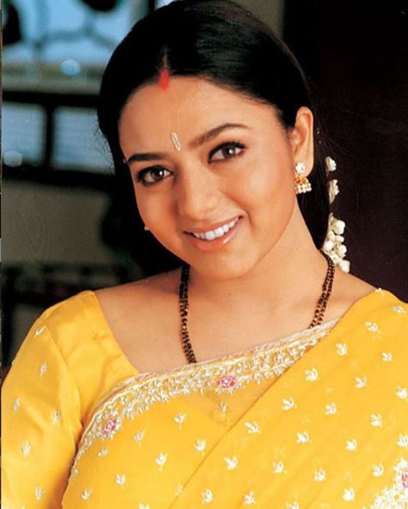 Late Sandalwood Actress Soundarya Sathyanarayana photo gallery